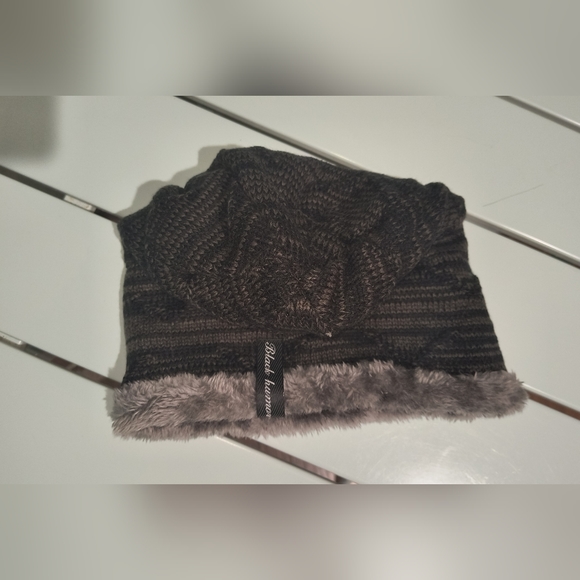 Black Humor unisex Winter knitted, Hat Good Beanie soft and Warm. - Picture 8 of 9